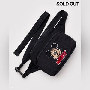 ✨NWT BAGGU Disney Medium Nylon Crescent Bag Black (Mickey)